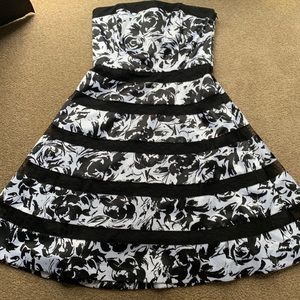 White House Black Market Black And White Dress